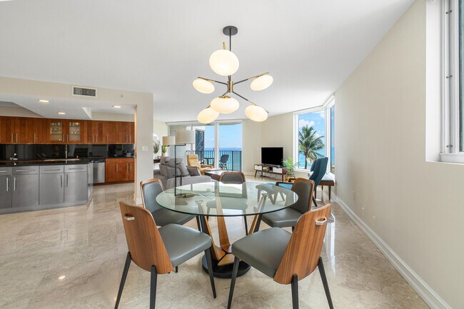 Building Photo - 2575 S Ocean Blvd
