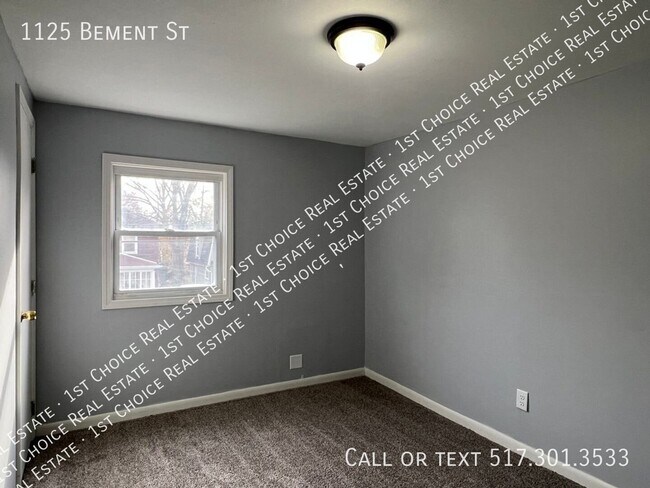 Building Photo - 1125 Bement St
