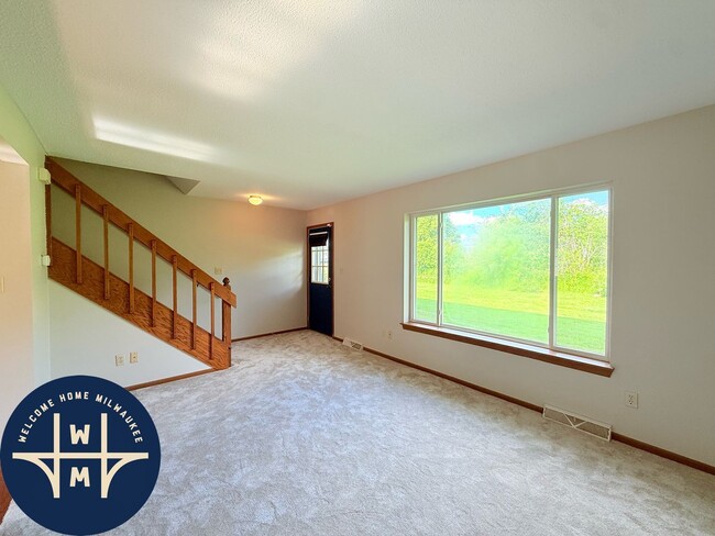 Building Photo - W163N11528 Windsor Ct