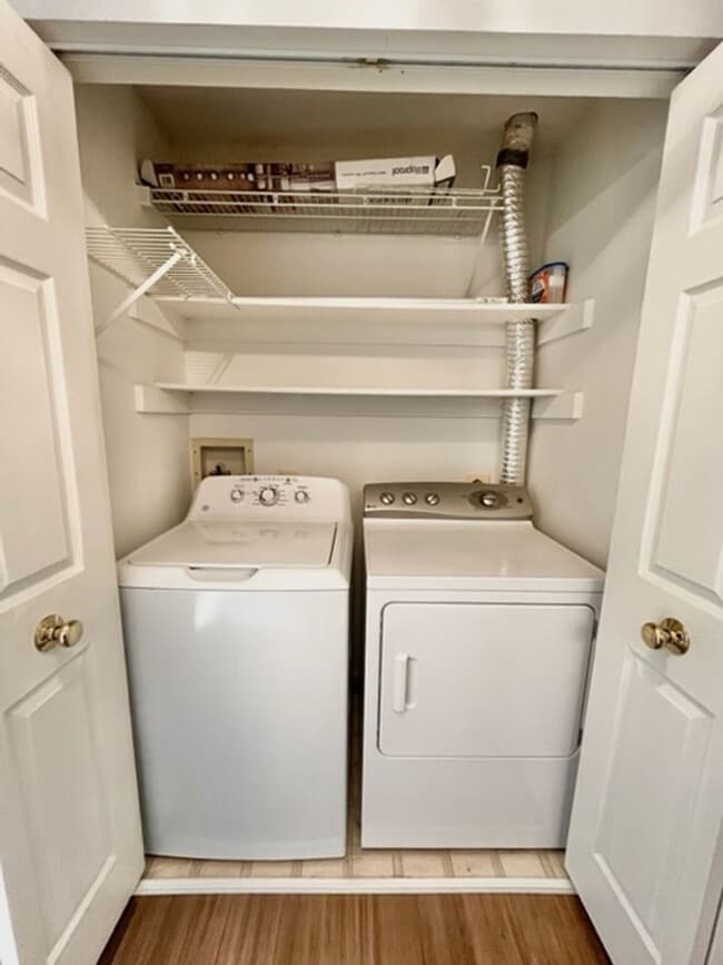 Building Photo - Beautiful 3 BR 2 BA condo in sought after Crown!