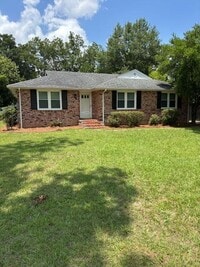 Building Photo - 703 Dove St