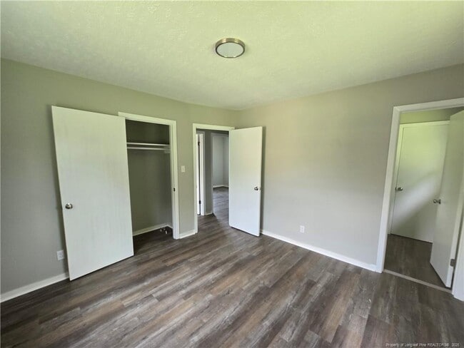 Building Photo - 303 Cartwright Dr