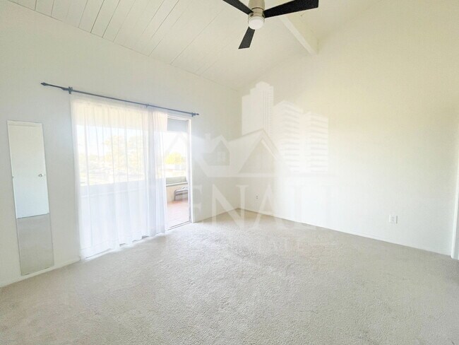 Building Photo - 3750 N Country Club Rd