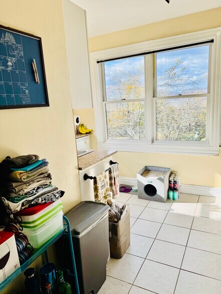 Building Photo - 56 Windle Park