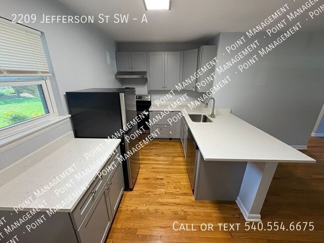 Building Photo - 2209 Jefferson St SW