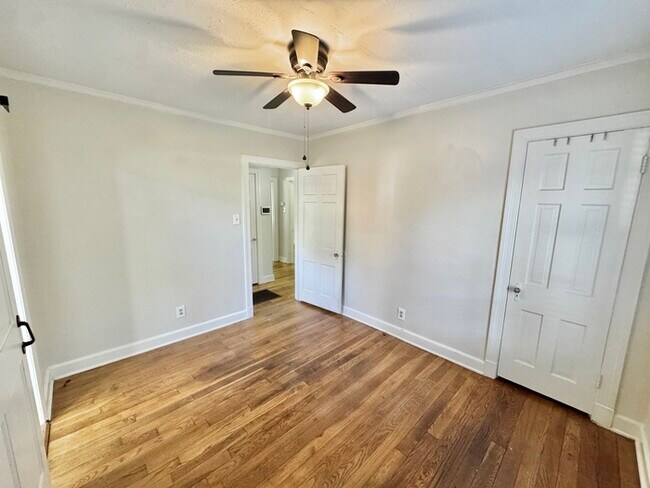 Building Photo - 163 S Fenwick Rd