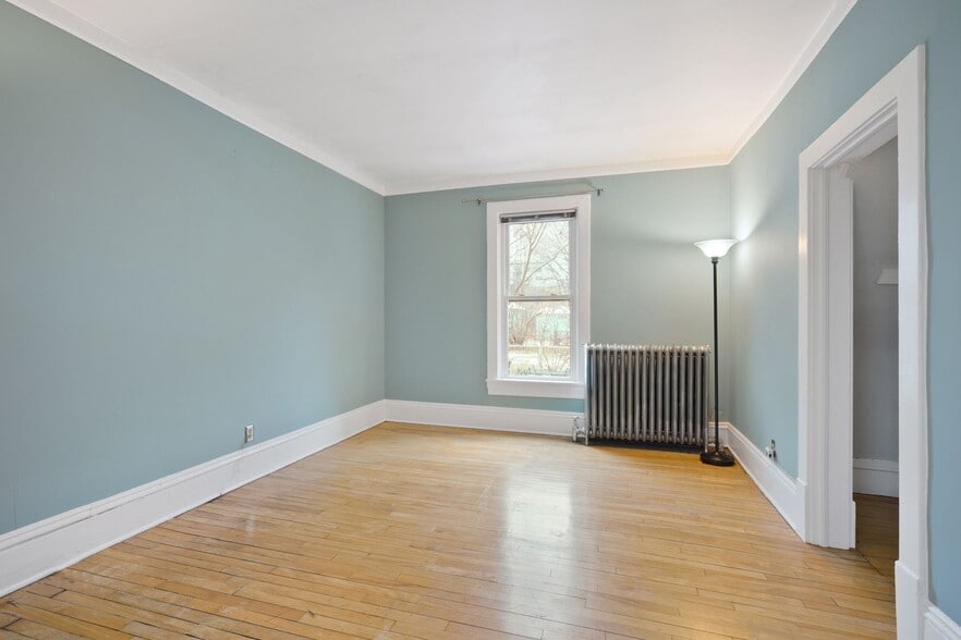 Bedroom #2 - 15'x17' - 3032 grand ave