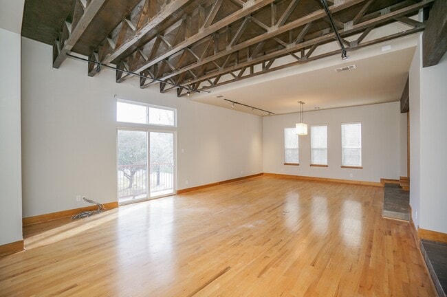 Building Photo - 228 Willard St