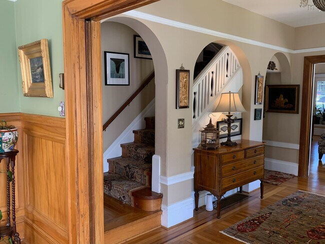 Building Photo - 1650 Portola Dr