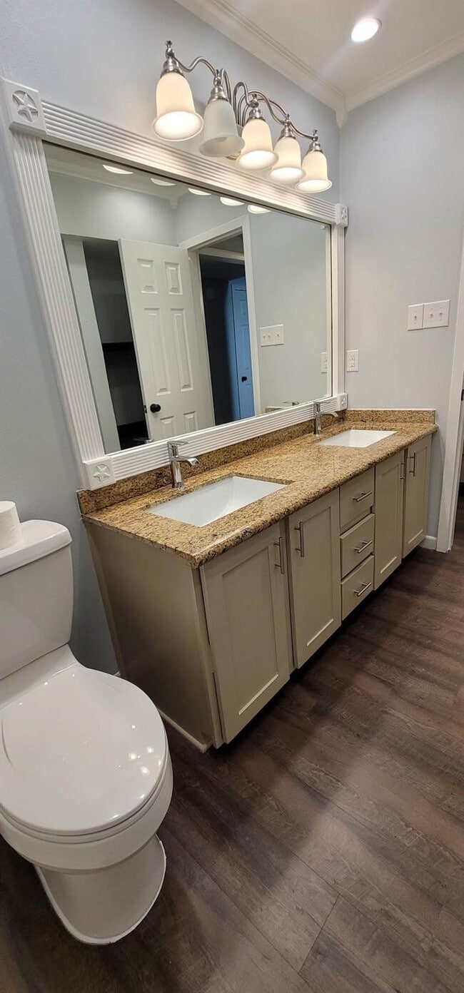 Building Photo - 9614 Charter Ridge Dr