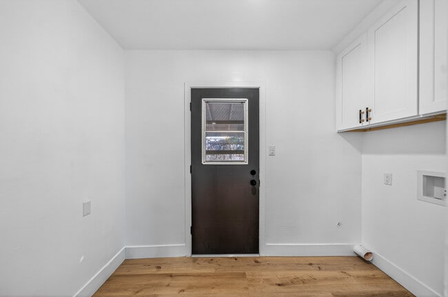 Building Photo - 1667 Valencia Ave