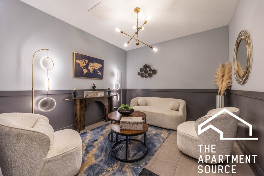 Building Photo - 1214 N La Salle Dr