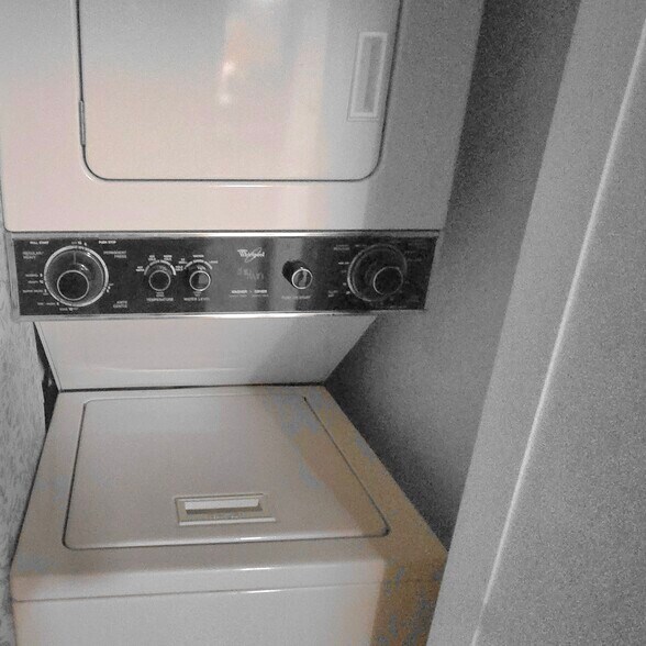 In Unit washer and dryer - 401 S 1st St