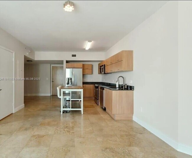 Building Photo - 350 S Miami Ave