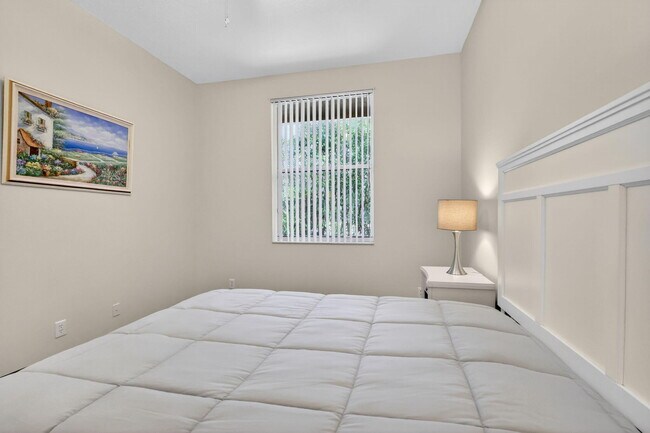 Building Photo - 1500 Firethorn Dr