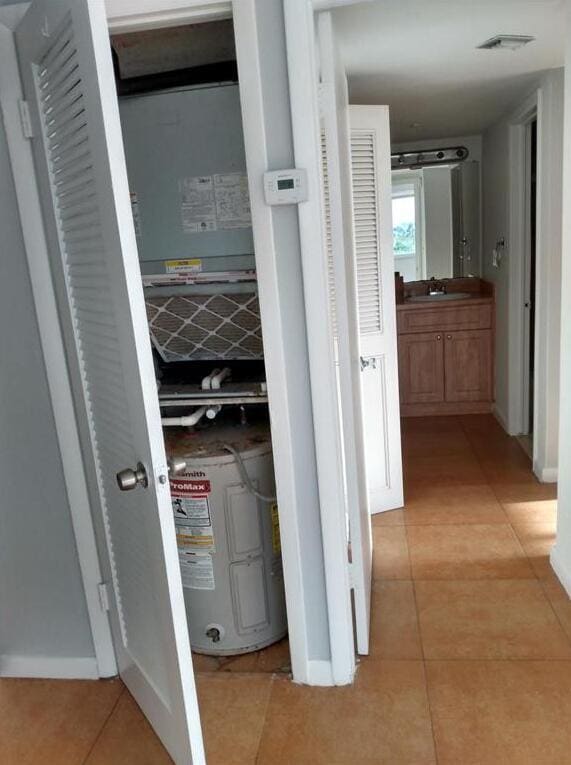 Building Photo - 8001 Crespi Blvd