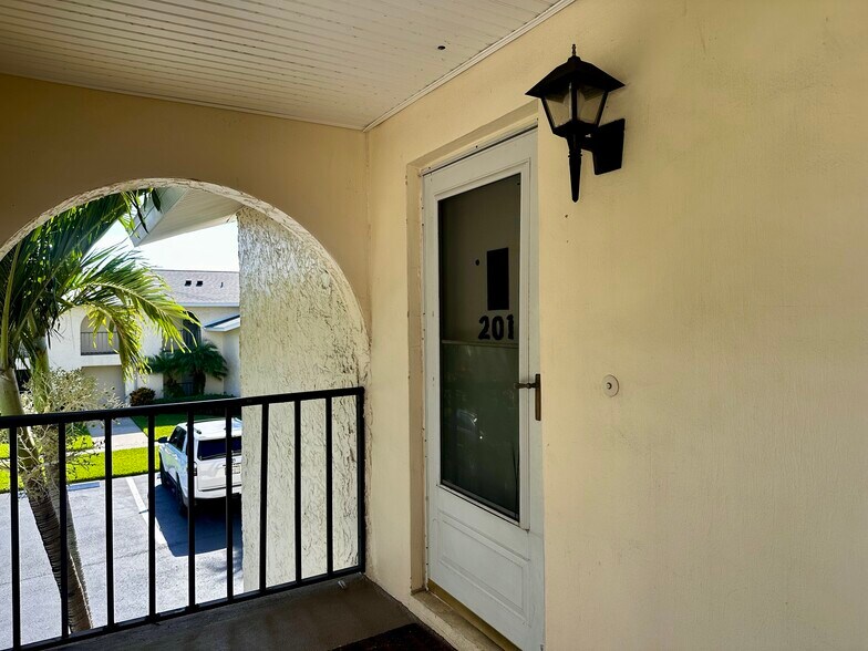 Building Photo - 1815 Robalo Dr