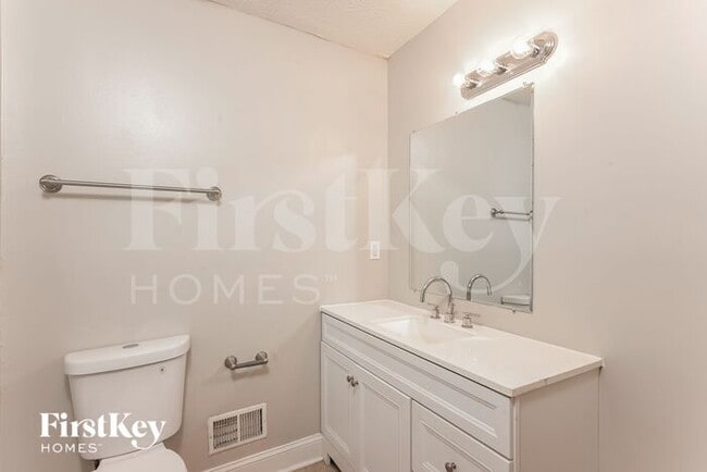 Building Photo - 3393 Hollow Tree Dr