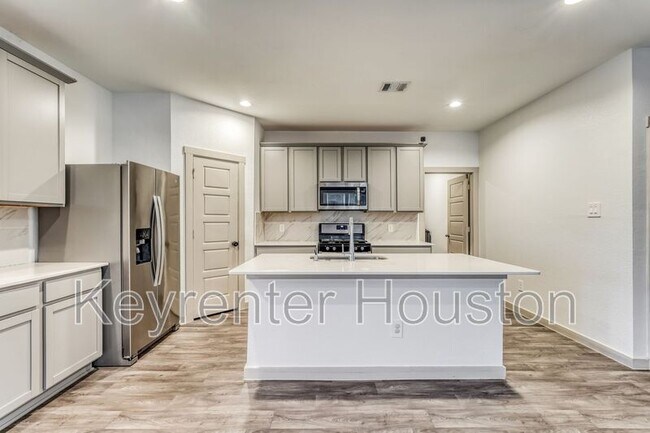 Building Photo - 7830 Cattleman Vly Dr