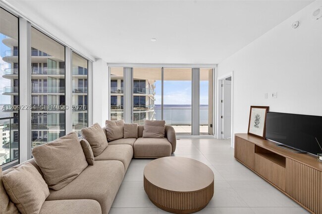 Building Photo - 153 N Seabreeze Blvd