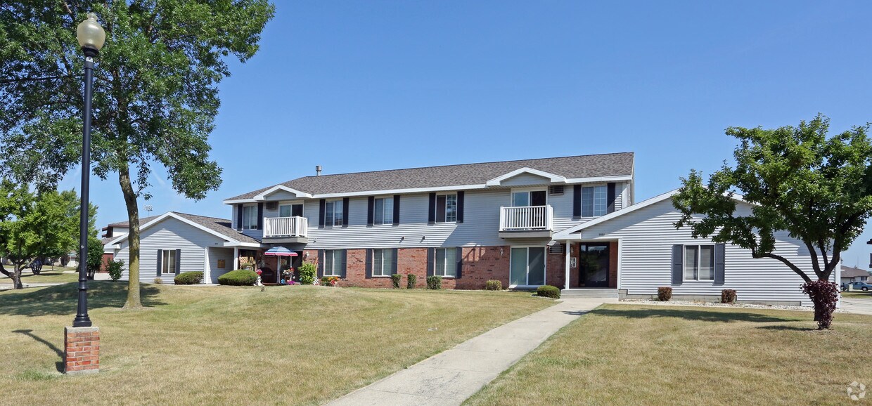 Heritage Village Apartments - Greenfield Wi Apartment Finder