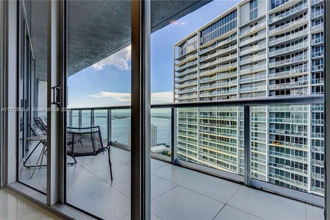 Building Photo - 475 Brickell Ave