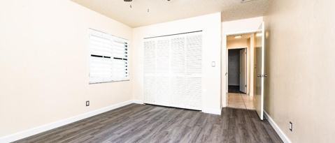 Building Photo - 4 Baywood Dr