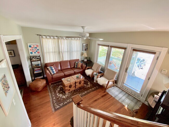 Building Photo - 306 5th Ave