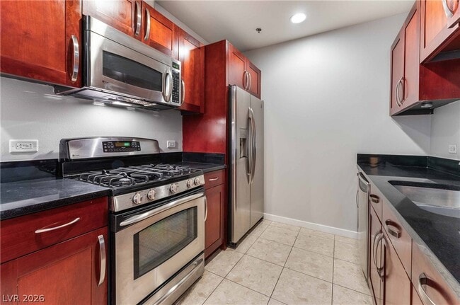 Building Photo - 4575 Dean Martin Dr