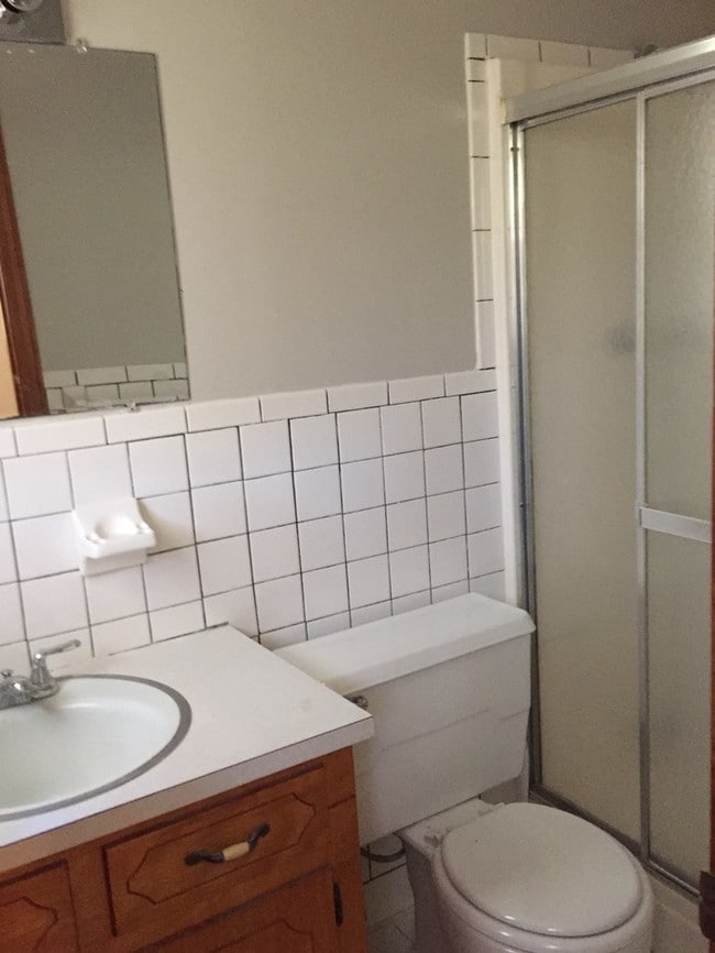 Building Photo - Evanston Estates Brick Home w/ Fenced Yard