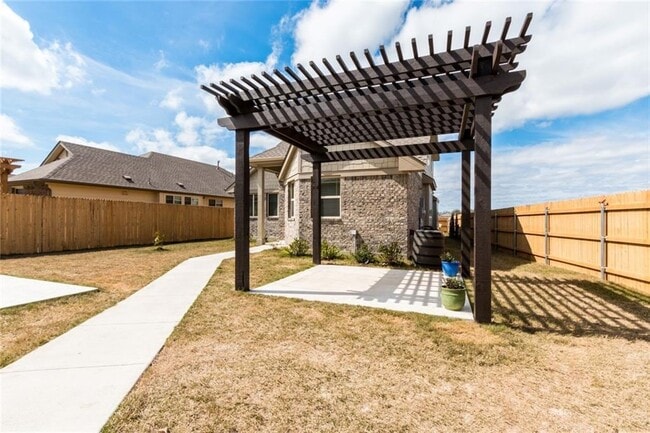 Building Photo - 2104 Pindos Pony Way
