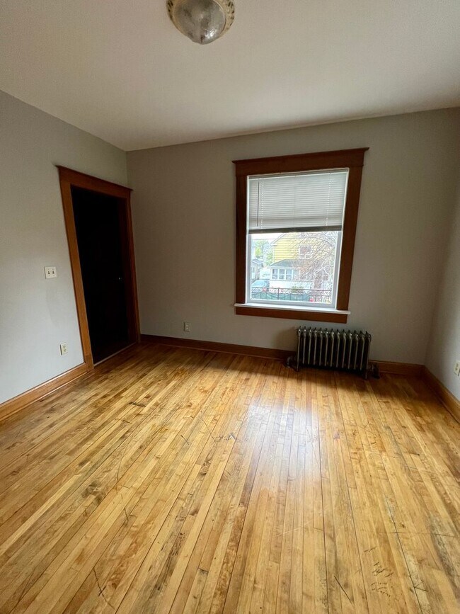 Building Photo - 2016 53rd St