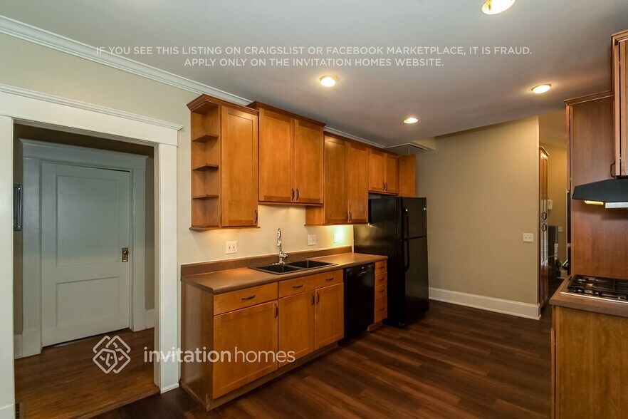 Building Photo - 317 Stovall St SE