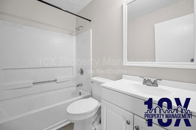 Building Photo - 1080 Viewpointe Dr