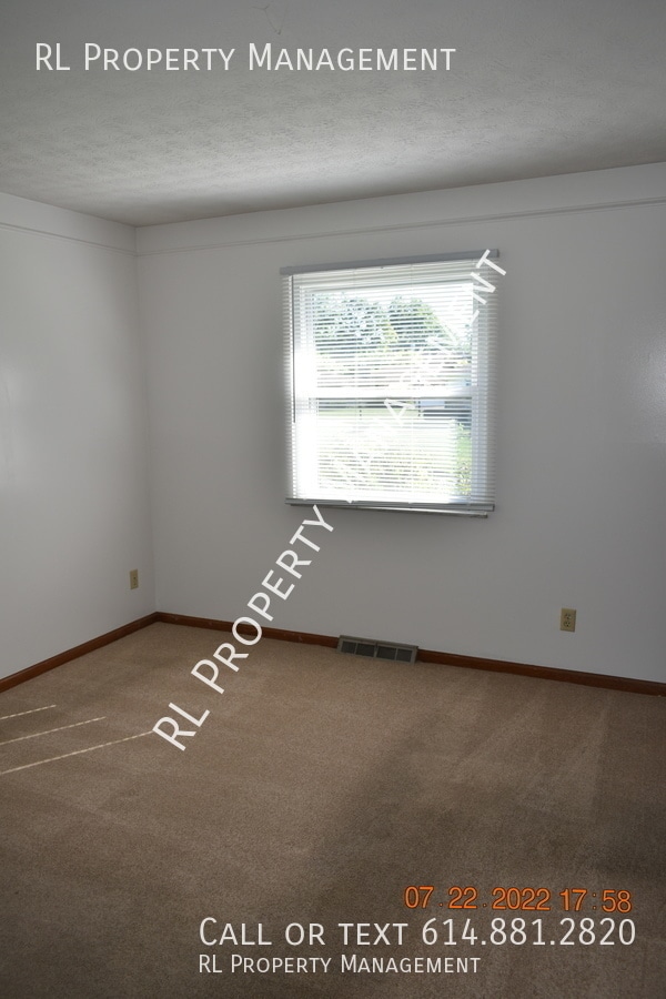 Building Photo - WAIVED APPLICATION FEE(S) AND 1 MONTH FREE...