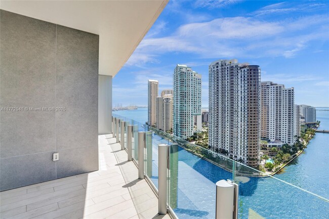 Building Photo - 300 Biscayne Blvd Way