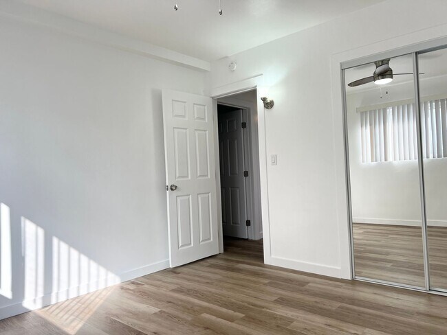 Building Photo - Bright 2 bed 1 bath in Pacific Beach