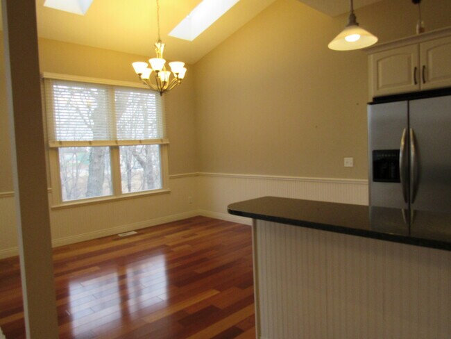 Building Photo - 3164 Meridith Way