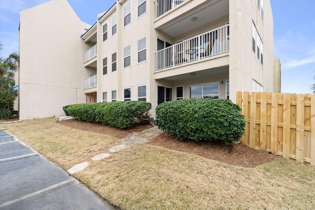 Building Photo - 300 Gulf Shore Dr