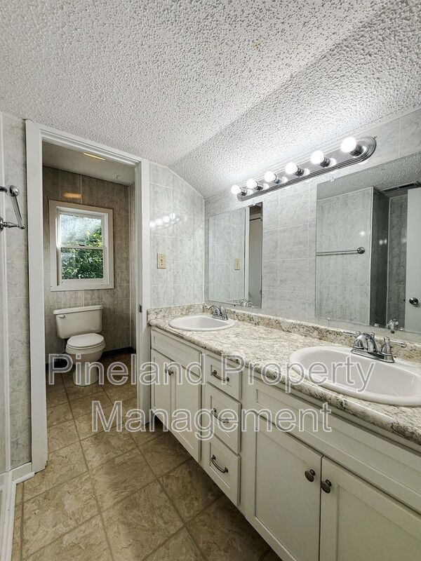 Building Photo - 321 Watergap Dr