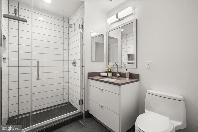 Building Photo - 1300 4th St SE