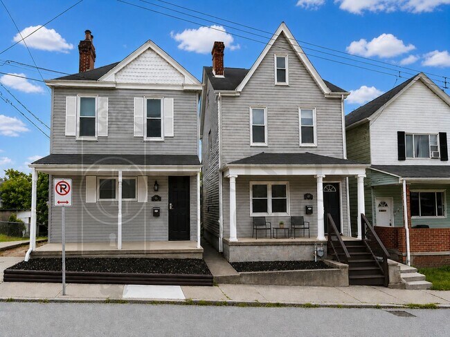 Building Photo - 17 Simms St