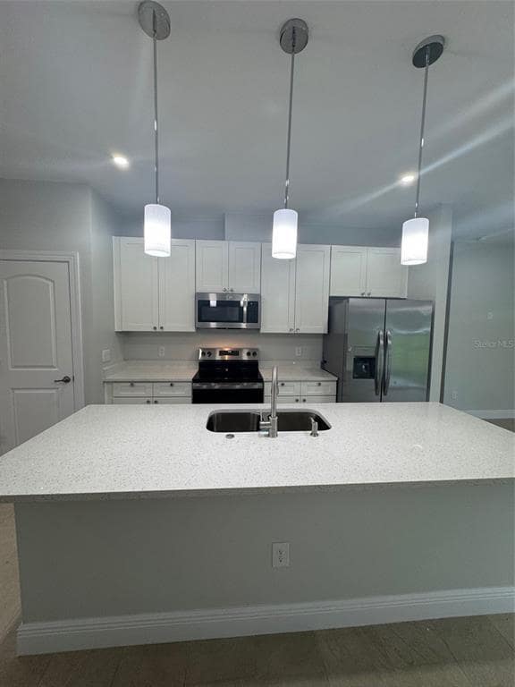 Building Photo - 824 Mendoza Dr