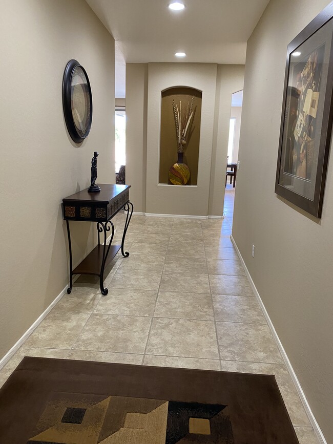 Building Photo - 6579 S Classic Way