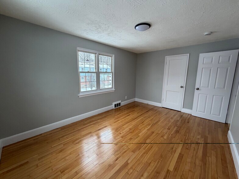 Building Photo - 3 Mamelon Cir