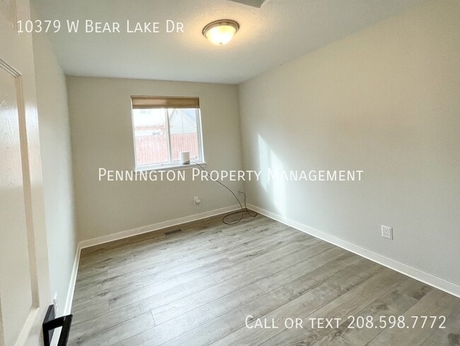Building Photo - 10379 W Bear Lake Dr