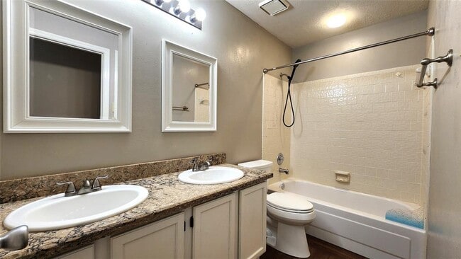 Building Photo - 4234 Heathfield Dr