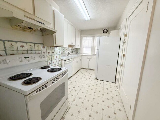 Building Photo - 18231 Winslow Rd