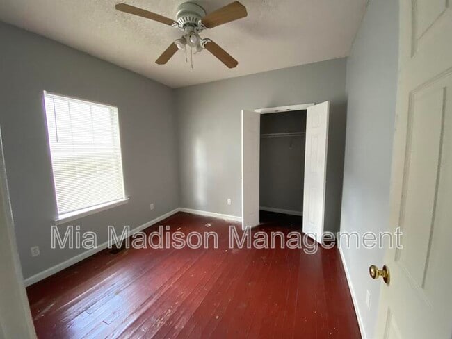 Building Photo - 512 Seiler Ave