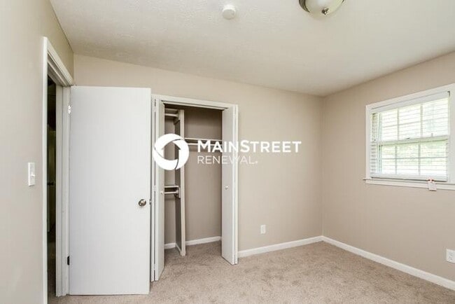 Building Photo - 3 Bedroom Pet-Friendly Home in Lithonia, GA with Main Street Renewal